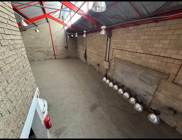 289M² WAREHOUSE TO LET IN ROBERTVILLE